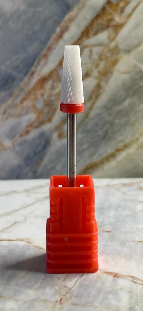 Punta Piramide in Ceramica Grana Fine
